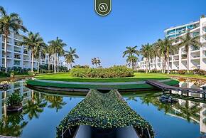 2BR With Private Balcony - Oceanfront Building