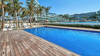 2BR With Private Balcony - Oceanfront Building