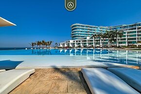 2BR With Private Balcony - Oceanfront Building