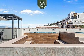 Restored Historic 2 BR Condo in Downtown - Pool