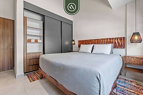 Restored Historic 2 BR Condo in Downtown - Pool