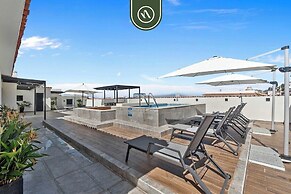 Restored Historic 2 BR Condo in Downtown - Pool