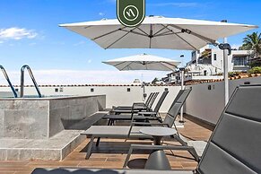 Restored Historic 2 BR Condo in Downtown - Pool