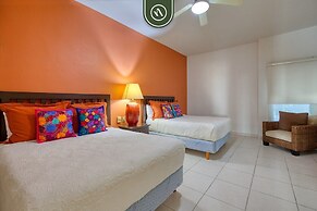 Mexican Styled 2 BR Condo - Beachfront - Pool
