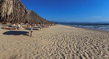 Mexican Styled 2 BR Condo - Beachfront - Pool
