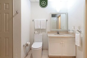 Mexican Styled 2 BR Condo - Beachfront - Pool