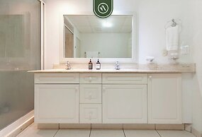 Mexican Styled 2 BR Condo - Beachfront - Pool
