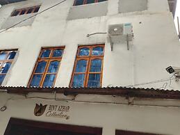 Darajani Apartment