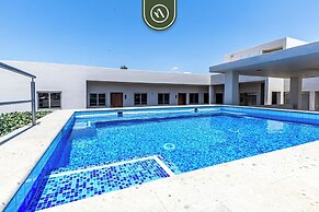 Centric 1BR Condo in Downtown Cabo - Rooftop Pool