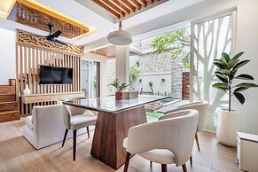 Private Pool Villa Arsy by Orivista