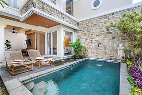 Private Pool Villa Arsy by Orivista