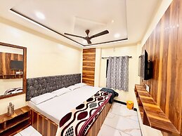Hotel Demand - near Main Temple