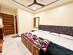 Hotel Demand - near Main Temple