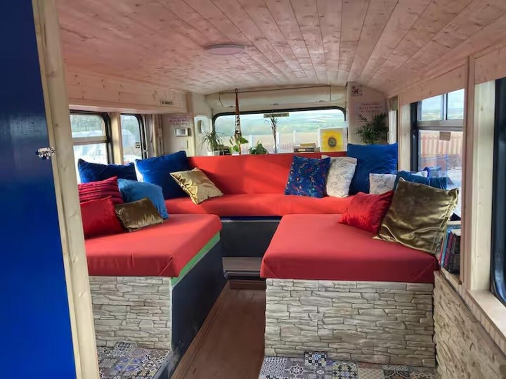 Ballinadee Bus - Boutique Bus Accommodation