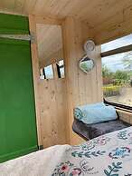 Ballinadee Bus - Boutique Bus Accommodation