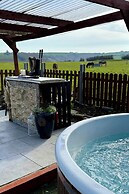 Ballinadee Bus - Boutique Bus Accommodation