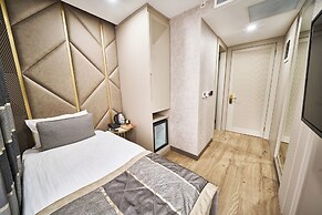 Elysia Hotel