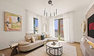 Bayfront 1BR in La Sirene 2 Seaport View