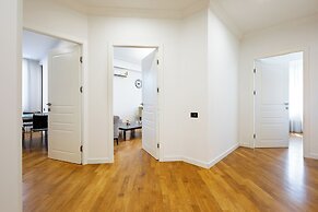 Apartment by Luxe Group SN290