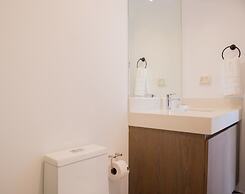 w Inviting 2BR w Balcony in Miraflores