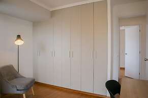 w Inviting 2BR w Balcony in Miraflores