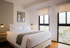 w Inviting 2BR w Balcony in Miraflores