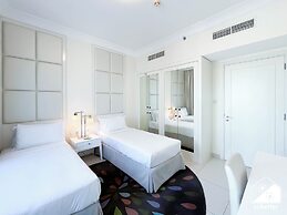 Elegant 2-bed Retreat Stunning Downtown Views