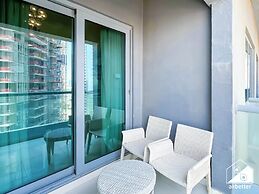 Elegant 2-bed Retreat Stunning Downtown Views