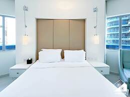 Elegant 2-bed Retreat Stunning Downtown Views