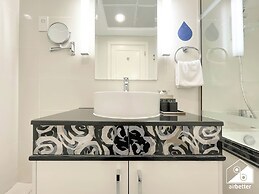 Elegant 2-bed Retreat Stunning Downtown Views
