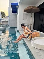 MonaLisa Paradise Pool Hotel