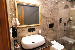 Heryk Hillview Hotel