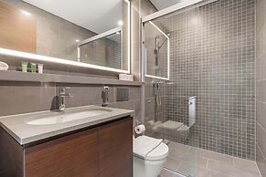 Spacious 2BR in The Crest With Pool and gym