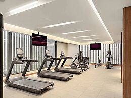 Spacious 2BR in The Crest With Pool and gym