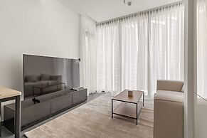 Modern 1BR in The Crest With Pool and gym