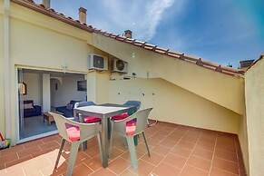 3 Bed Apartment Sleeps 5 - 2 Pools - Smart Tv