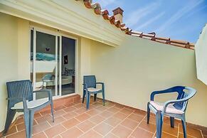 3 Bed Apartment Sleeps 5 - 2 Pools - Smart Tv