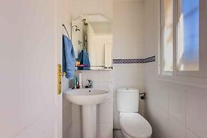 3 Bed Apartment Sleeps 5 - 2 Pools - Smart Tv