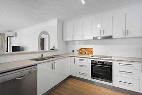 Stylish 3BRM Haven in Surfers Paradise