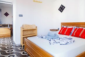 BLUERINA CAMP HOSTEL