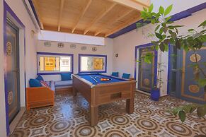 BLUERINA CAMP HOSTEL
