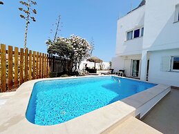 Dune Pearl Villa - Private Spa - Exclusive Pool, Sauna & Beach Access 