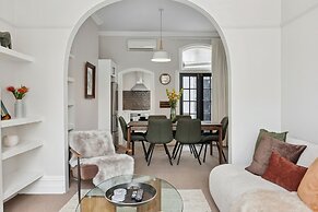 Villa on Rattray