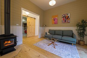 Ferntree Digs Cottage