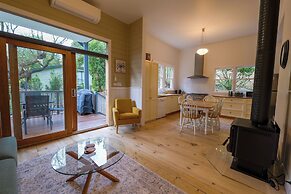 Ferntree Digs Cottage