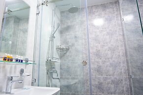AirPlaza Hotel