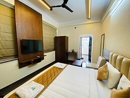 Hotel Sahara Tree
