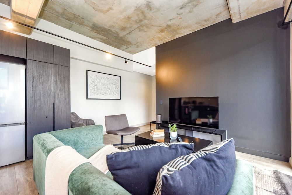 The Lineal Luxury Apartments - Airscape