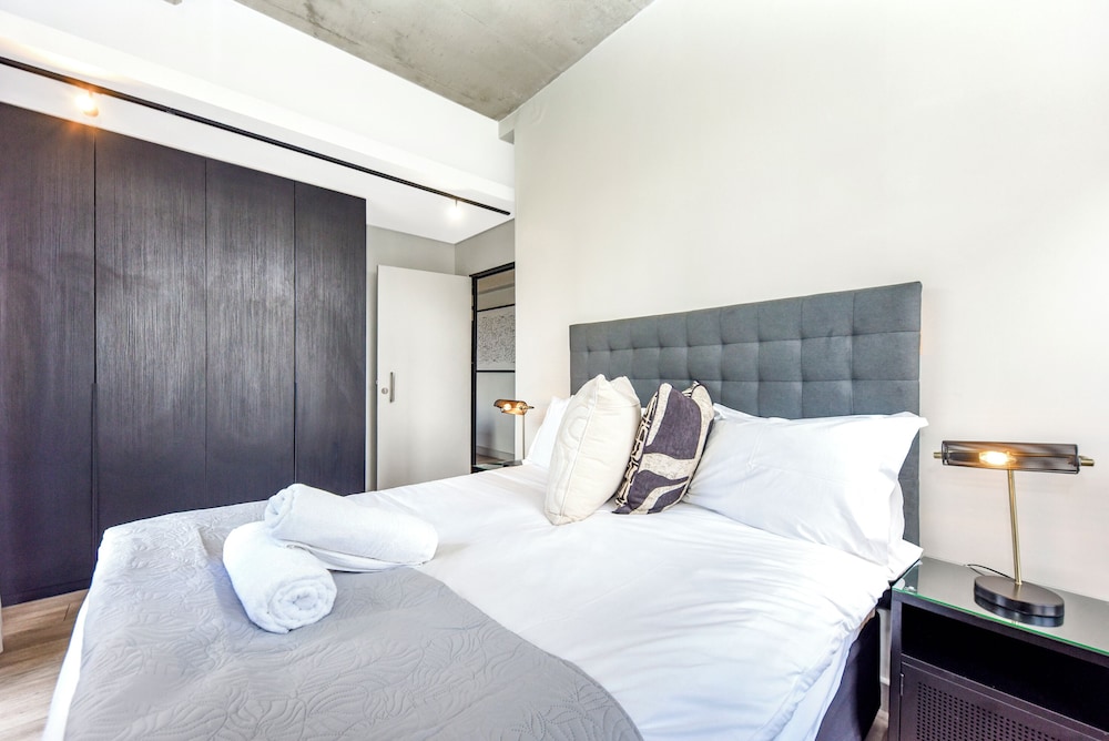 The Lineal Luxury Apartments - Airscape