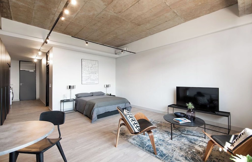 The Lineal Luxury Apartments - Airscape